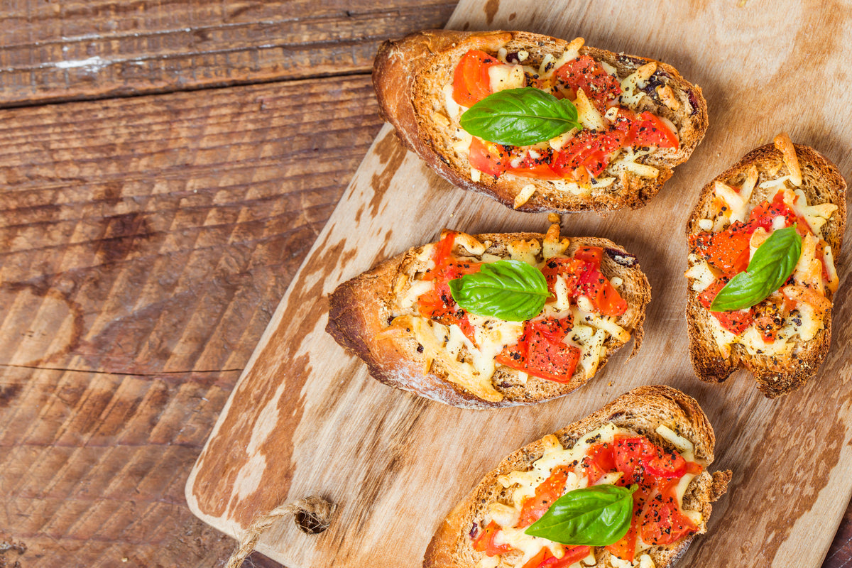 Bruschetta con salsiccia e formaggio – Carne Genuina